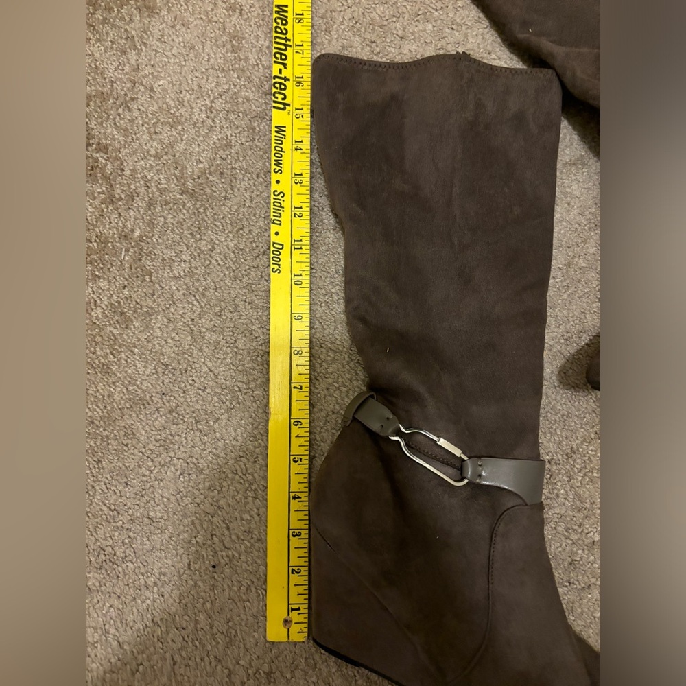 Brown Suede Knee-High Heeled Tall Boots Size 10 - Picture 6 of 10